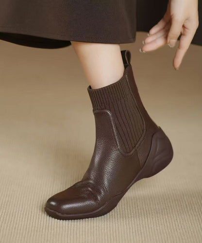 Schicke, bequeme Stiefel aus braunem Schaffell