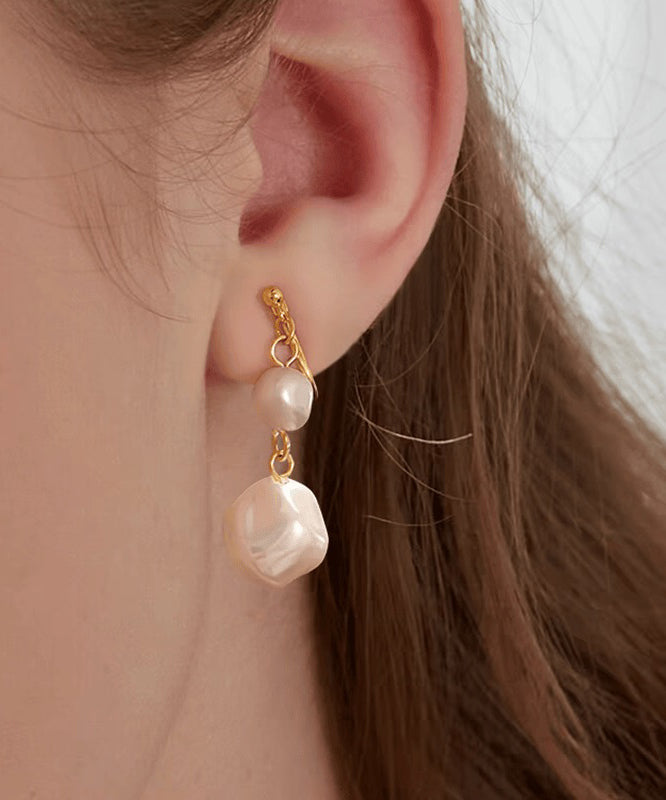 Elegante asymmetrische Ohrhänger mit Perle und Perlenbesatz aus Sterlingsilber mit Goldauflage