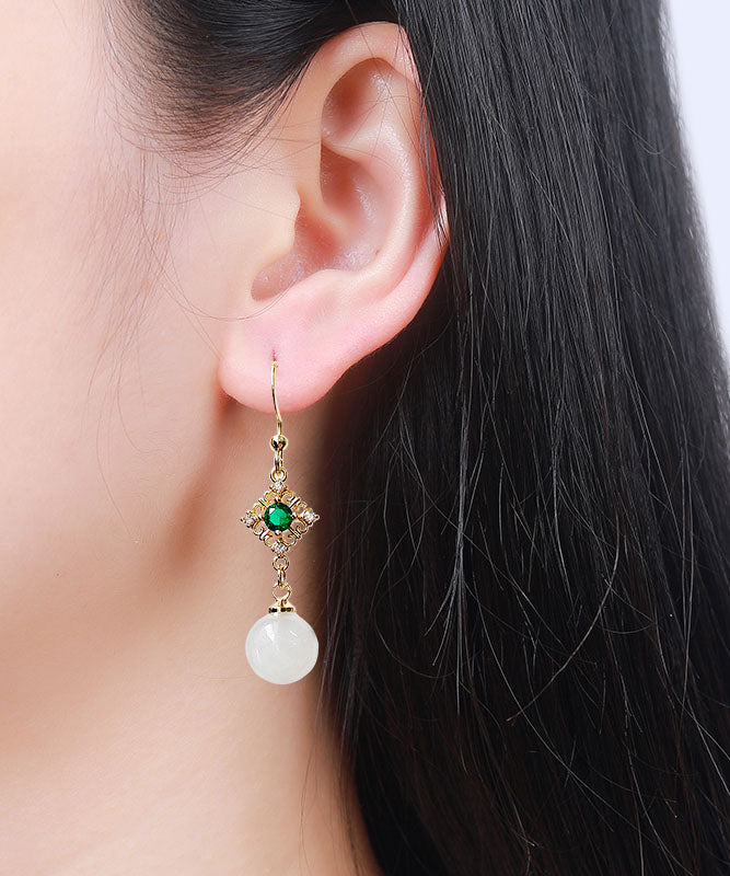 Elegantes aretes colgantes de jade y circonita con incrustaciones de oro blanco de 14 quilates