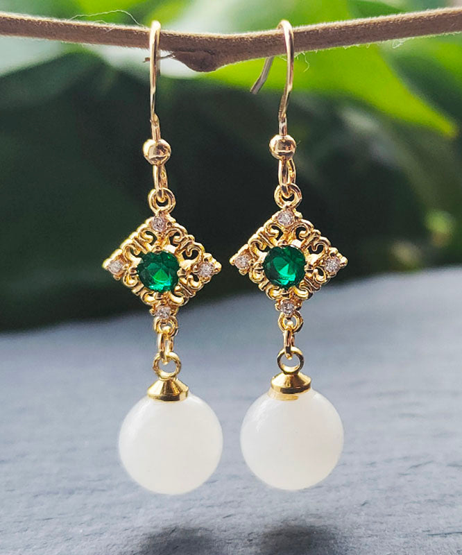 Elegantes aretes colgantes de jade y circonita con incrustaciones de oro blanco de 14 quilates