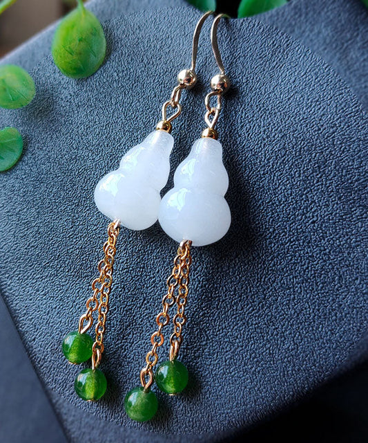 Elegantes aretes colgantes con borlas de piedra preciosa de calabaza de jade en oro blanco de 14 quilates