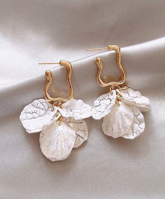 Elegantes pendientes colgantes florales de cobre blanco dorado