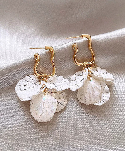 Elegantes pendientes colgantes florales de cobre blanco dorado