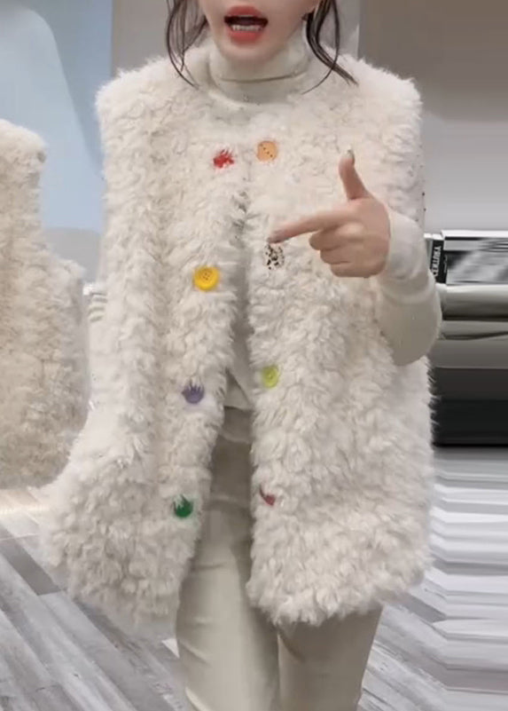 Schicke weiße Oversize-Westen aus warmem, flauschigem Fell für den Winter