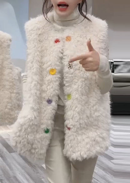 Schicke weiße Oversize-Westen aus warmem, flauschigem Fell für den Winter