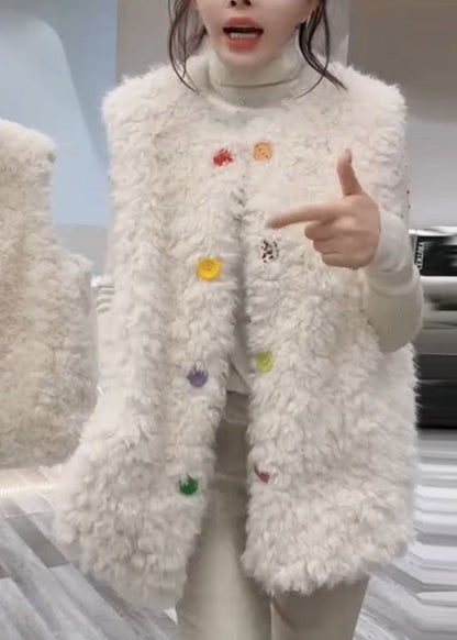 Schicke weiße Oversize-Westen aus warmem, flauschigem Fell für den Winter