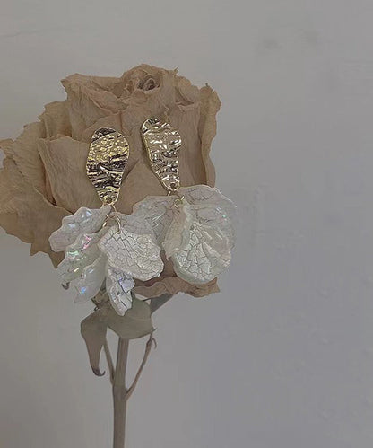 Elegantes pendientes colgantes florales de plata de ley blanca