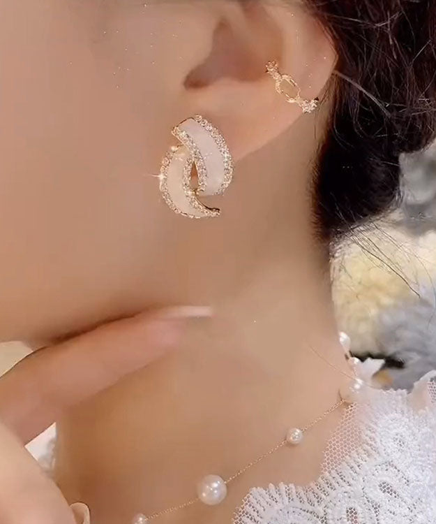 Schicke Creolen aus Sterlingsilber mit geometrischem Zirkon und Doppel-C