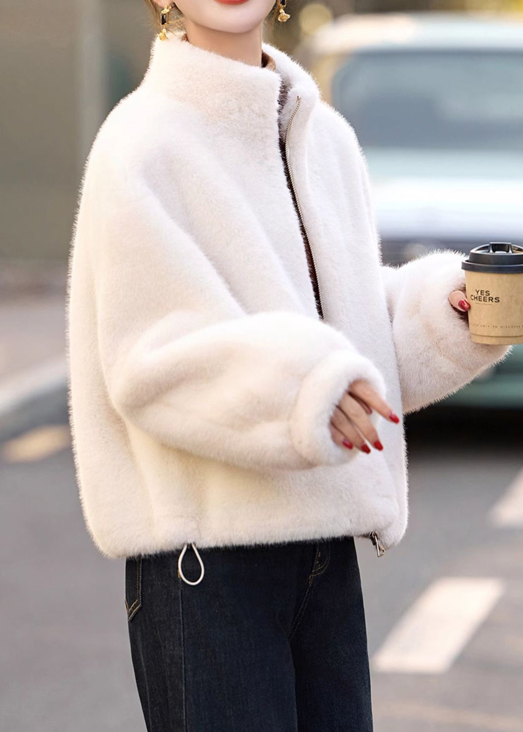 Schicker gelber Stehkragen-Kurzmantel aus Kunstpelz mit Reißverschluss für den Winter