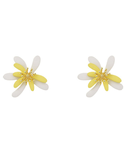 Elegantes pendientes de acrílico con diseño floral en amarillo y blanco