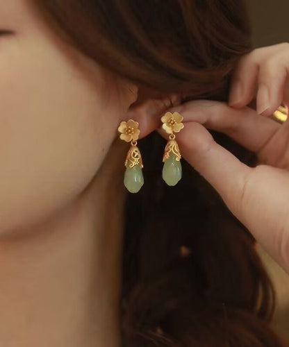 Pendientes colgantes de jade con diseño floral de gotas de agua y aleación de cobre y oro de estilo chino