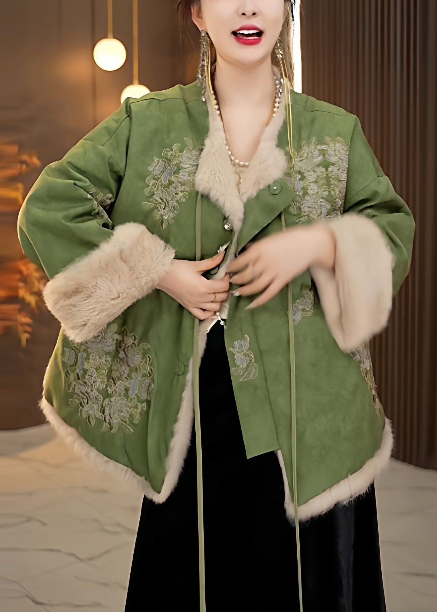 Chinesischer Stil, grüner, flauschiger Patchwork-Fleecemantel mit Schnürung, warm für den Winter