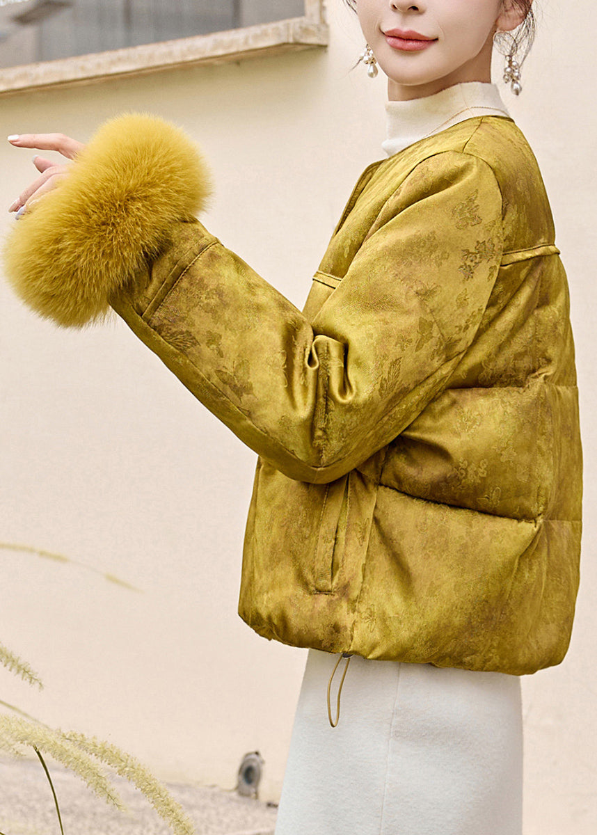 Wintermantel im chinesischen Stil, grün, Rundhalsausschnitt, mit Pelz-Patchwork und Entendaunen.