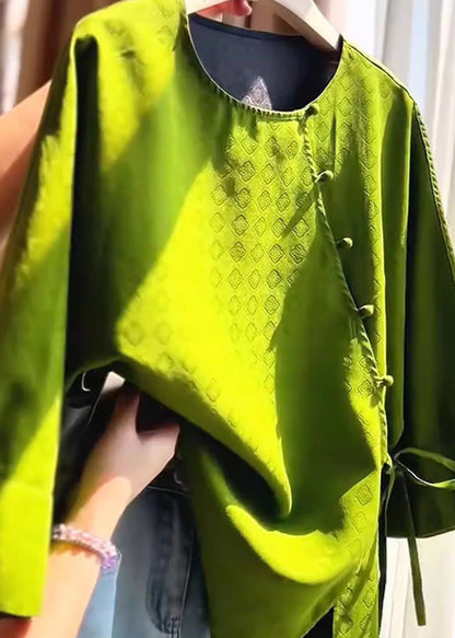 Vestido chino verde con cuello redondo y abertura lateral en la parte superior, primavera