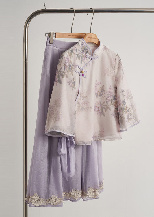 Zweiteiliges orientalisches Outfit im chinesischen Stil mit lila Seidenmuster, Frühlings