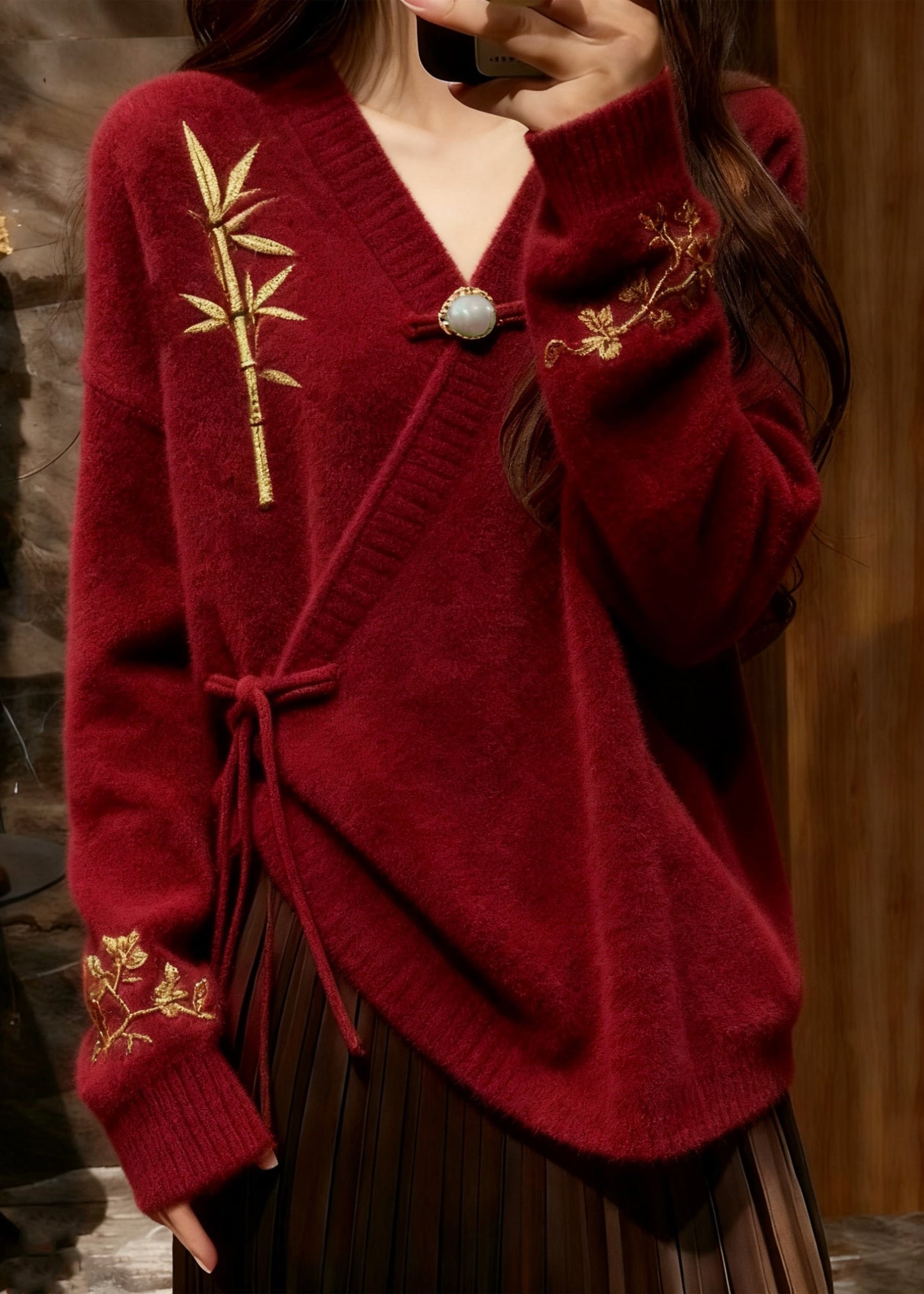 Roter, bestickter Baumwollstrickpullover im chinesischen Stil mit Bindegürtel für den Herbst