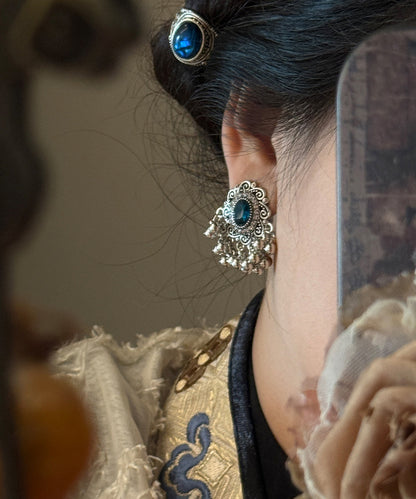 Ohrstecker im chinesischen Stil aus Seide, Sterlingsilber und Edelsteinperlen