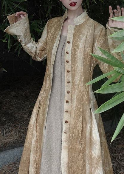 Gelbe Maxi-Mäntel im chinesischen Stil mit Stehkragen und Batikmuster für den Herbst