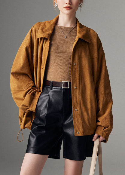 Schokoladenfarbene Taschen, abnehmbare Wintermäntel aus Leder und Pelz mit Peter-Pan-Kragen