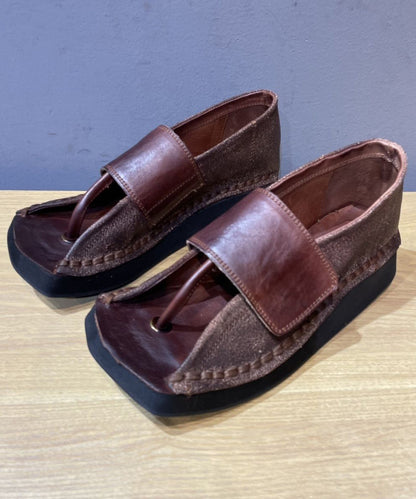 Schokoladenkeil-Flip-Flops aus Rindsleder, einzigartiges Spleißen