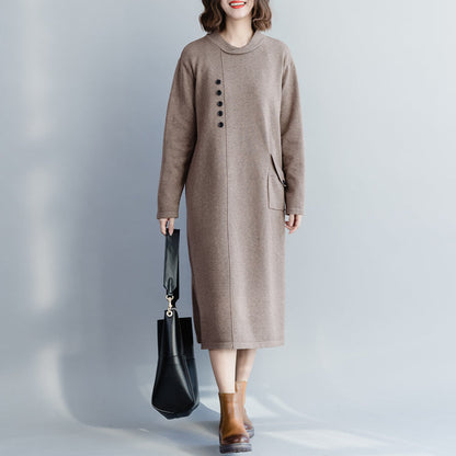Grobstrickkleid im Khaki-Stil mit großen O-Ausschnitttaschen