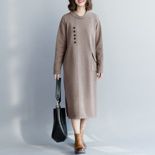 Grobstrickkleid im Khaki-Stil mit großen O-Ausschnitttaschen