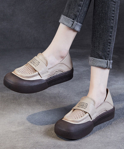Edle beige Loafer-Schuhe aus atmungsaktivem Rindsleder mit Mesh-Spleißen und Plateau-Schnallenriemen