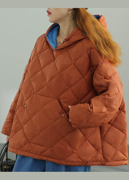 Edle schwarze Wintermäntel mit Kapuze und Knopfleiste aus Entendaunen