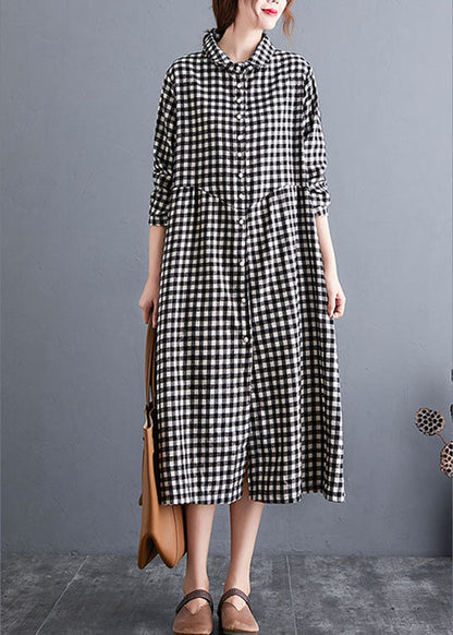 Edles schwarzes Peter-Pan-Kragen-kariertes langes Baumwollkleid