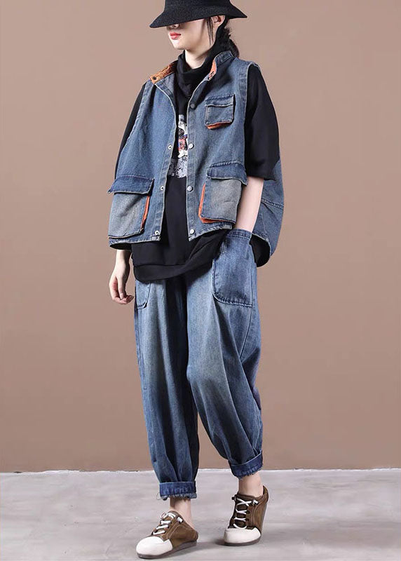 Edle blaue Patchwork-Jeansweste mit Knopftaschen für den Herbst