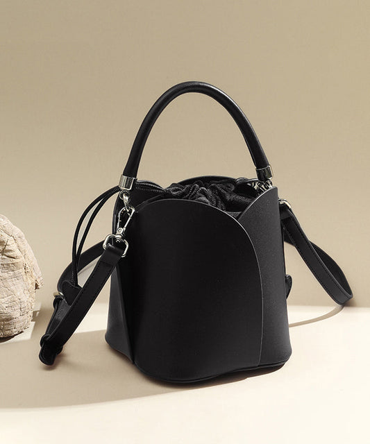 Elegante braune Beuteltasche aus strapazierfähigem Kunstleder mit Kordelzug