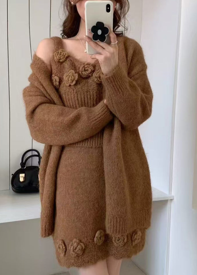 Elegantes, braunes, dreiteiliges Strickset mit Blumenmuster für Damen – Frühlingsmode