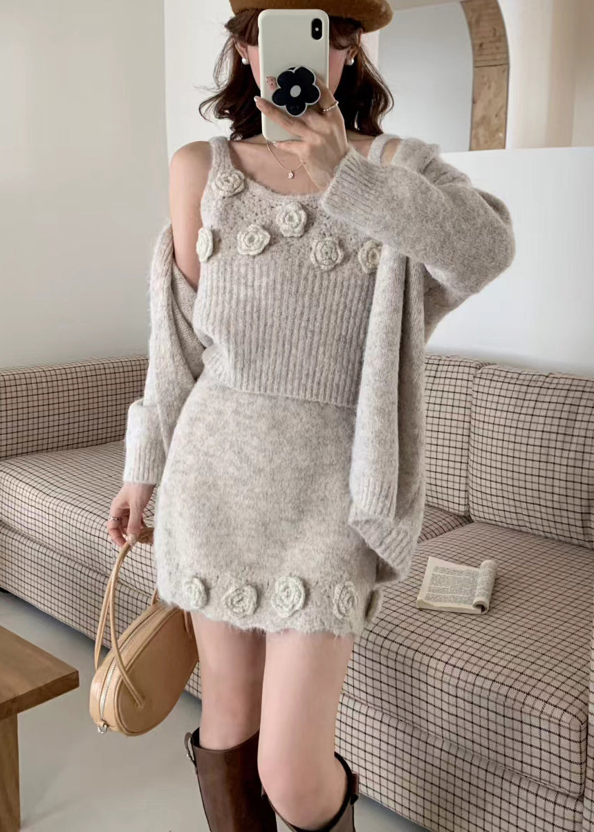 Elegantes, braunes, dreiteiliges Strickset mit Blumenmuster für Damen – Frühlingsmode