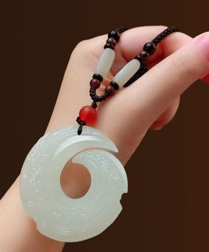 Collar con colgante de cristal de jade cian elegante