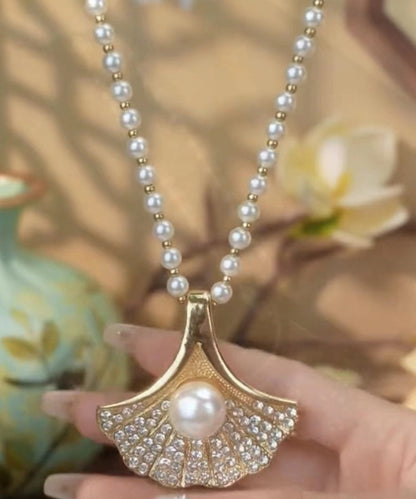 Collar con colgante de hojas de arce y perla de circonita de aleación de oro elegante