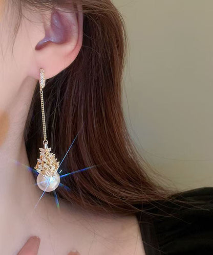 Elegante Ohrhänger aus Gold-Kupfer-Legierung mit Zirkonia, Perlen und Quasten