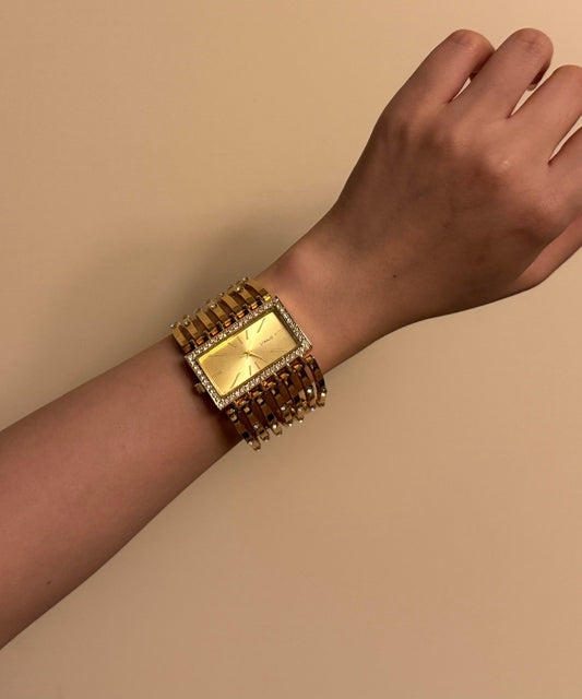 Elegantes relojes rectangulares de aleación de metal dorado con huecos