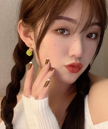 Pendientes colgantes de uva con resina metálica de plata de ley verde elegante