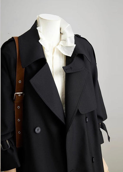 Elegante khakifarbene, doppelreihige Baumwolljacke mit Bindegürtel für den Frühling