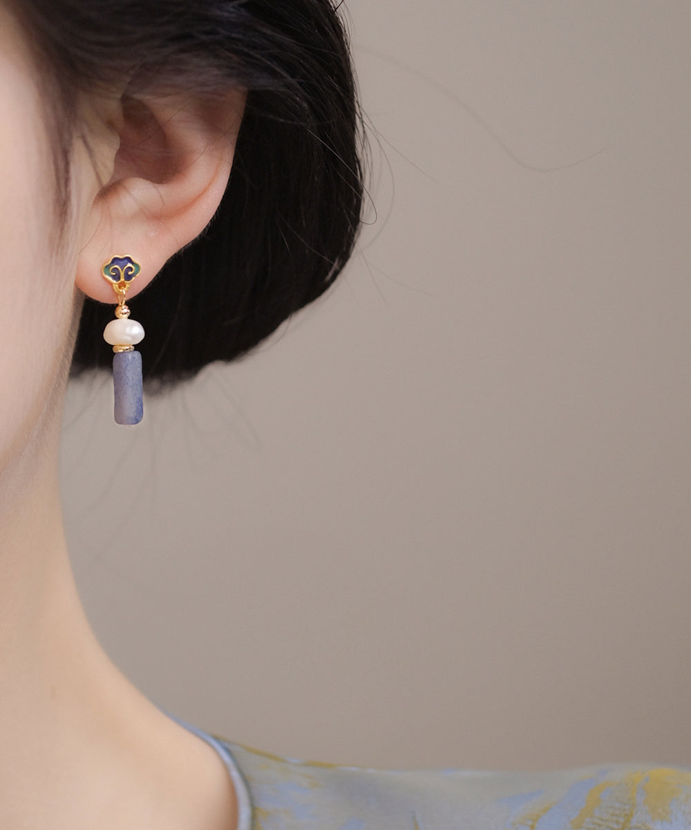 Pendientes elegantes de perlas esmaltadas con goteo de cobre multicolor