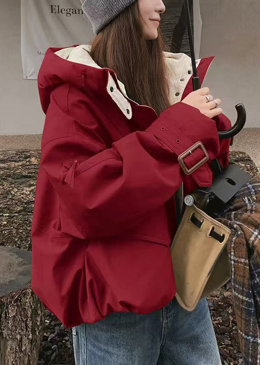 Elegante rote Winterparkas mit Kapuze, Taschen und feiner Baumwollfüllung