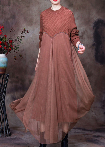 Edles Khaki-Strickkleid mit asymmetrischem O-Ausschnitt und Herbst-Design