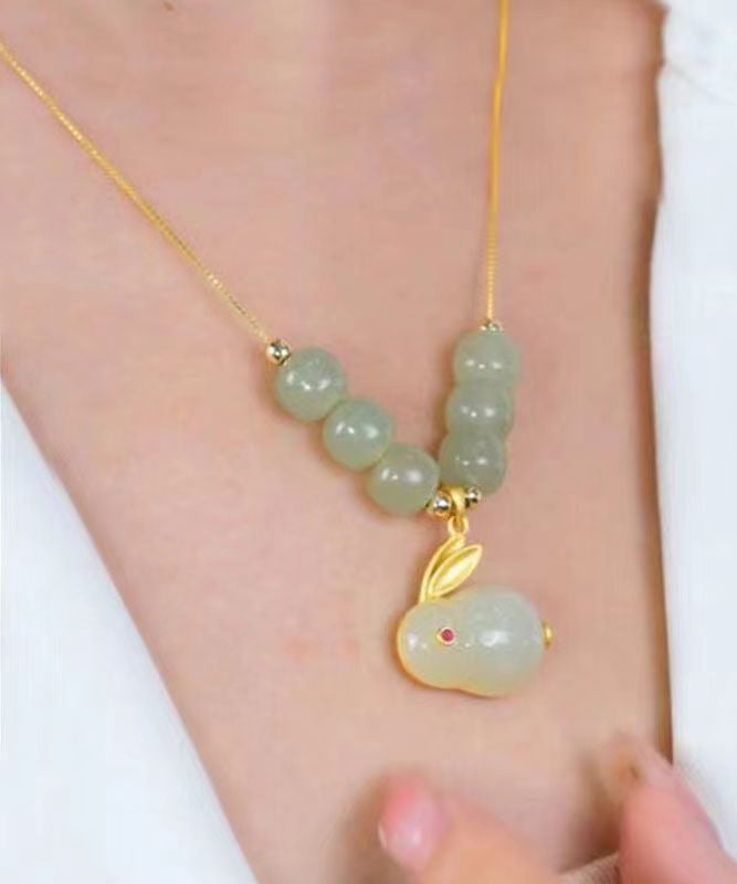 Elegante collar con colgante de ágata de jade y plata de ley roja dorada