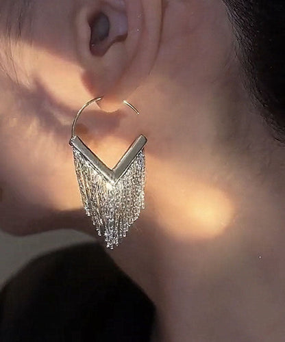 Edle Tropfenohrringe aus Seide, Metall, Zirkonia und Diamanten mit Quaste