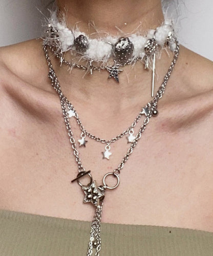 Collar con colgante de estrella de cinco puntas de acero inoxidable y seda elegante