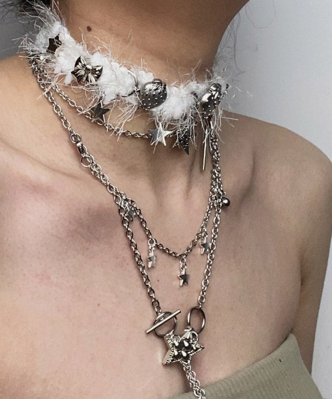 Collar con colgante de estrella de cinco puntas de acero inoxidable y seda elegante