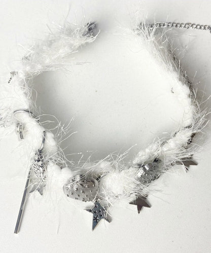 Collar con colgante de estrella de cinco puntas de acero inoxidable y seda elegante