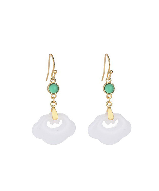 Elegantes pendientes colgantes de jade con gemas incrustadas en oro blanco antiguo