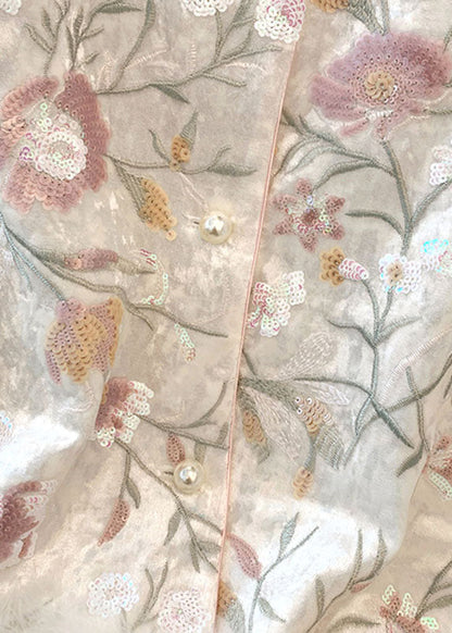 Chaleco elegante de piel peluda bordada en blanco con patchwork esponjoso para otoño