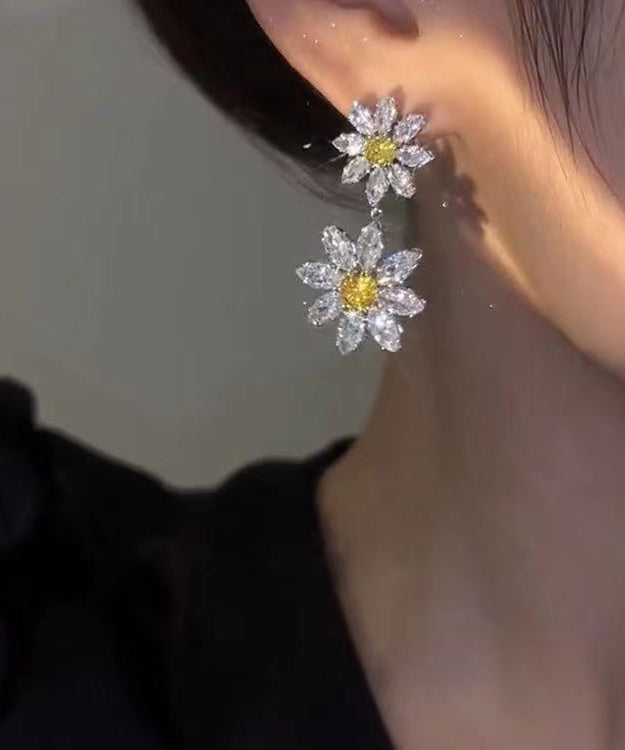 Elegantes pendientes colgantes de girasol con circonitas doradas en plata de ley amarilla